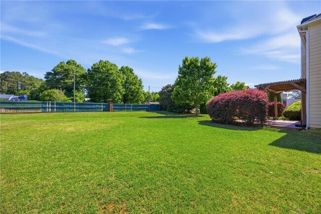 Building Photo - 1650 Huntcrest Way SW