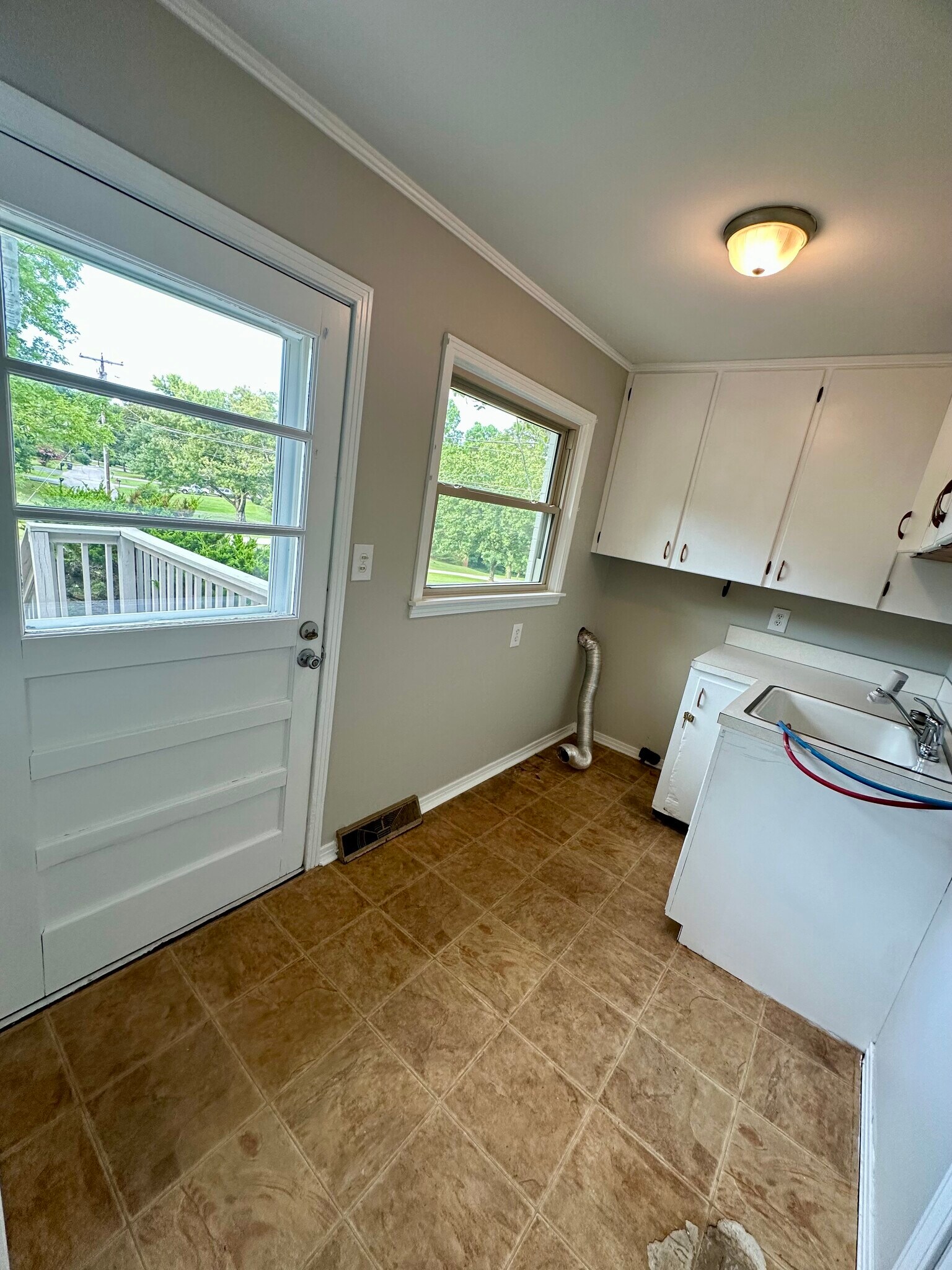 Laundry - 92 Kenway St