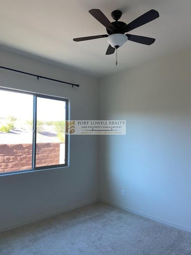 Building Photo - Luxury Living in Oro Valley $2800.
