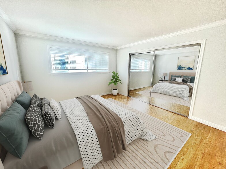 Interior Photo - 9622 Lucerne Ave