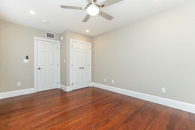 Building Photo - 120 W Seventh St