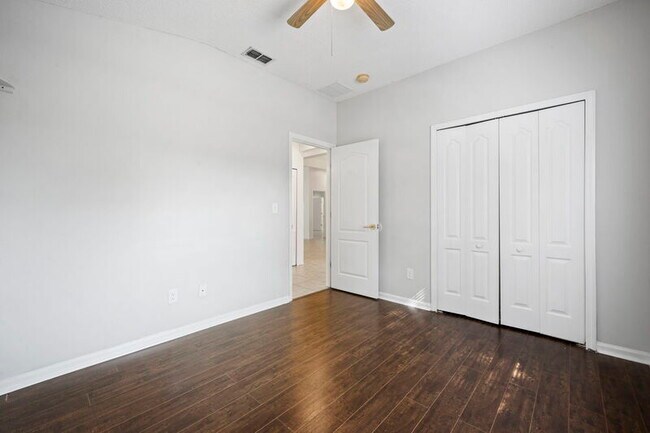 Building Photo - 843 Bonaparte Landing Ct