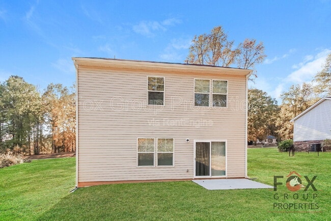 Building Photo - 467 Elm St