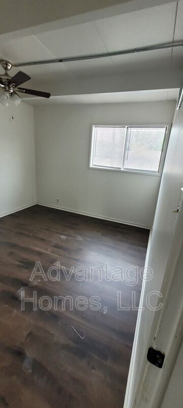 Building Photo - 832 N 70th St