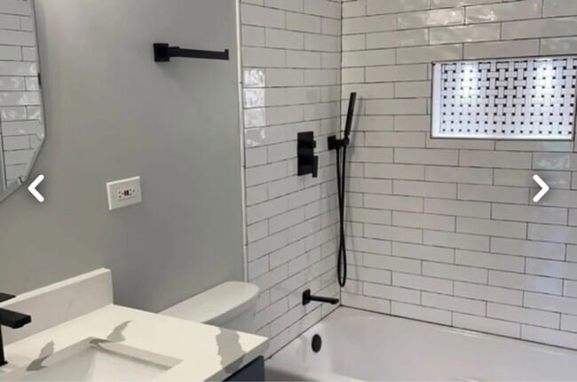 Building Photo - 201 S Vine St