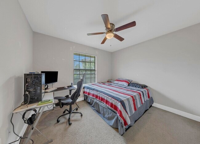 Building Photo - 131 Bronze Cir