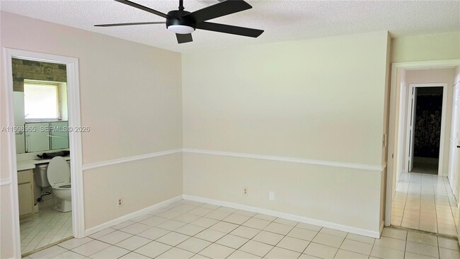 Building Photo - 1912 Palmland Dr