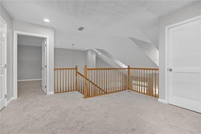 Building Photo - 302 Laurel court