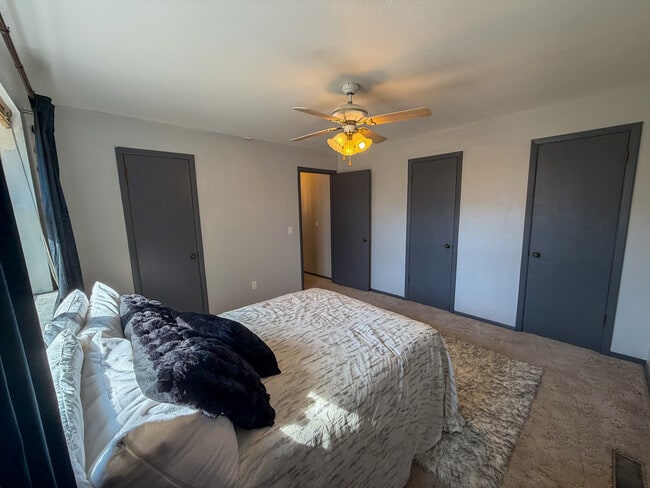 Building Photo - 1518 Cinderella Ave