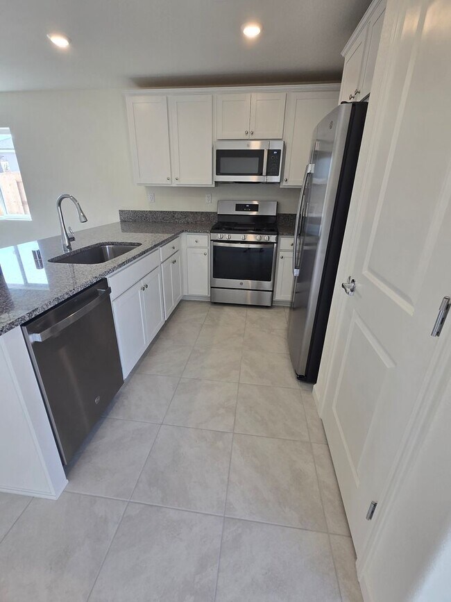 Building Photo - New home ready to rent in Dayton, $2350 per month