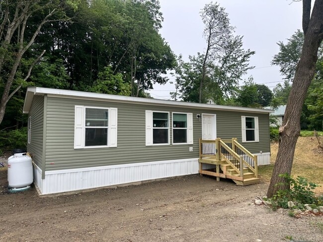 Building Photo - Single Family 3 Bedroom House for Rent @ H...