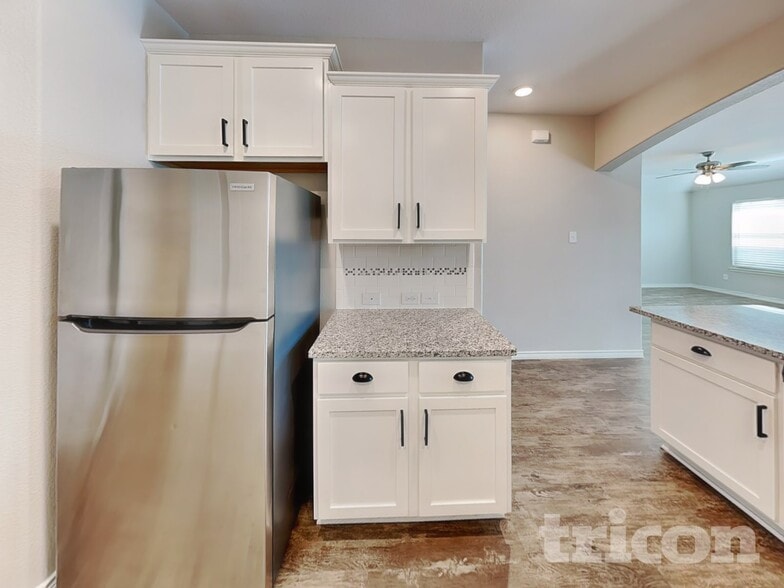 Building Photo - 256 Sunny Corner Rd