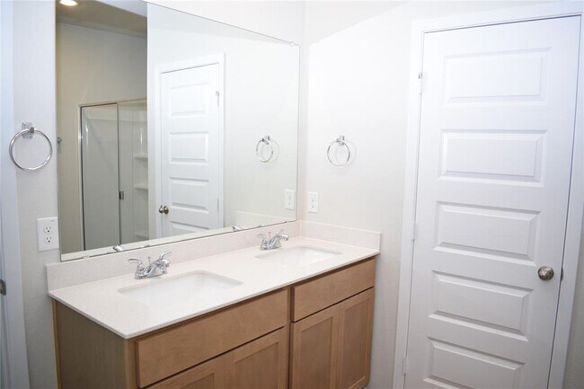 Building Photo - 2705 Towy Rd