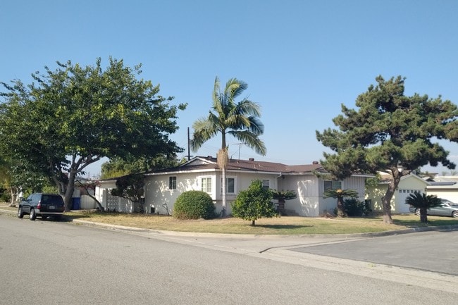 Primary Photo - 11621 Susan Ave