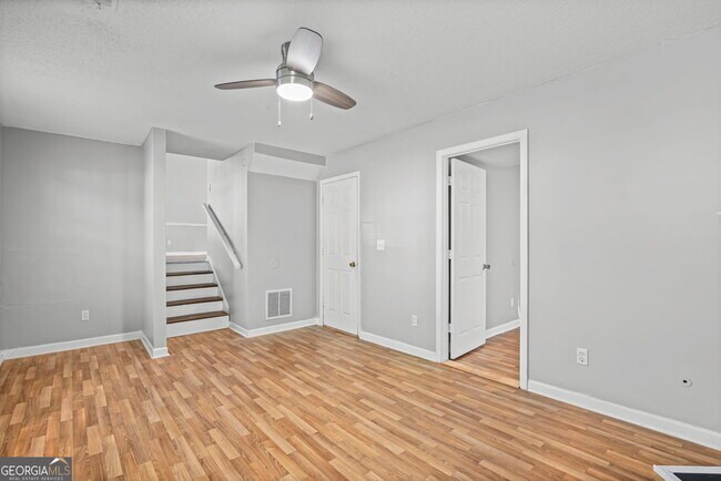 Building Photo - 5626 Pine Gate Dr