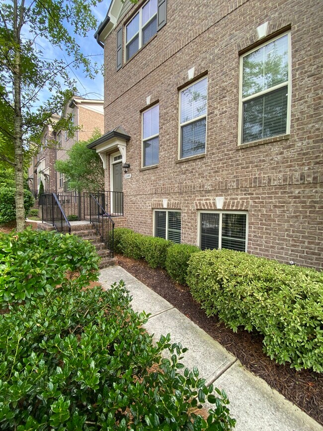 Building Photo - 5508 Cameron Parc Dr