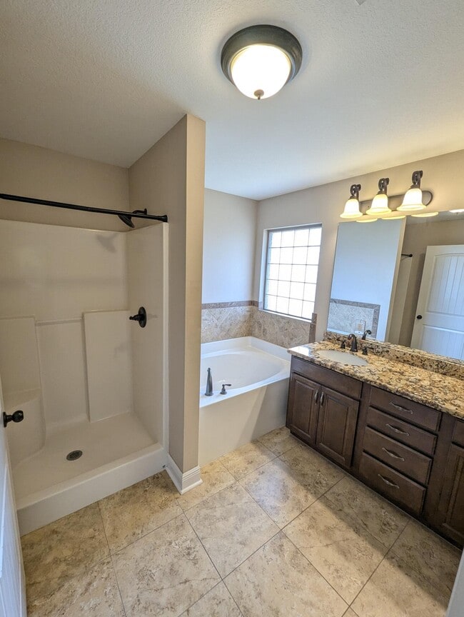 Building Photo - 6686 Bryant Rd