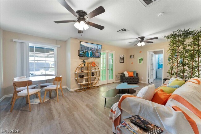 Building Photo - 1021 Griffith Ave