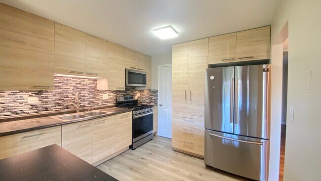 Building Photo - 4825 Kimball Hill Dr