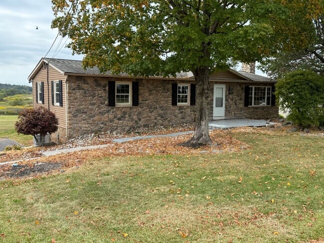 Building Photo - 3 bd / 1.5 bth Single Family Home in Quake...