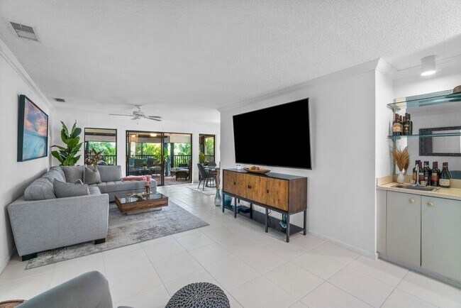 Building Photo - 50 Pelican Pointe Dr