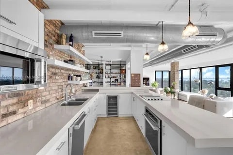 Building Photo - 5701 Biscayne Blvd