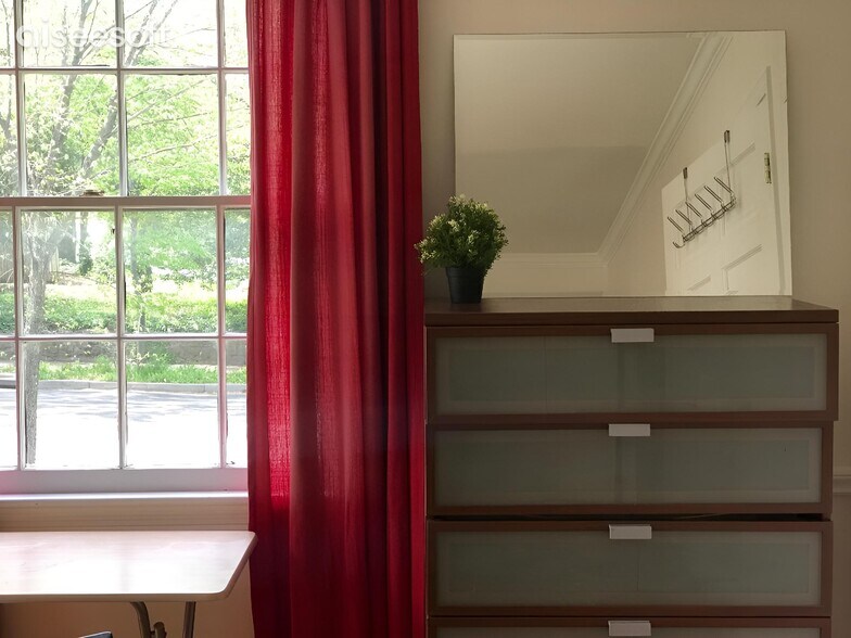 Room # 4 with private bath - 4427 Nebraska Ave NW