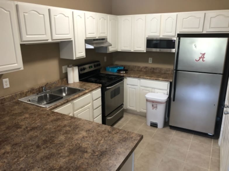 Building Photo - 303 Helen Keller Blvd