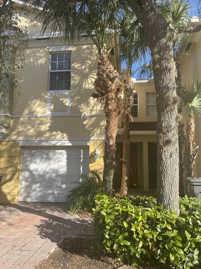 Building Photo - 865 Pipers Cay Dr