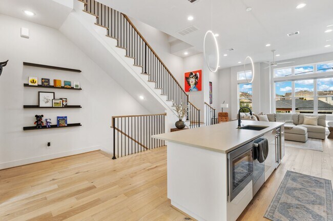 Building Photo - 1504 Ennis St