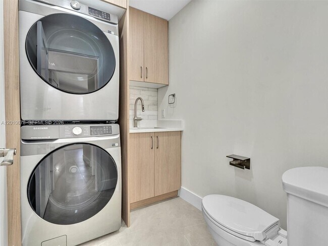 Building Photo - 3863 SW 53rd Pl