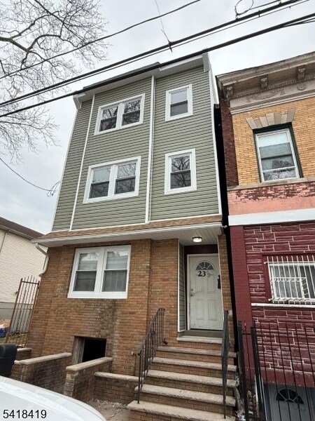 Building Photo - 23 1/2 Dr Martin Luther King Jr Blvd