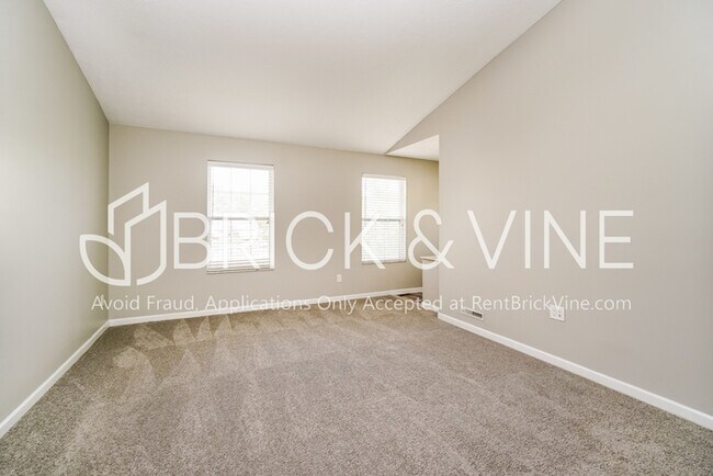 Building Photo - 5465 Avonhurst Ct
