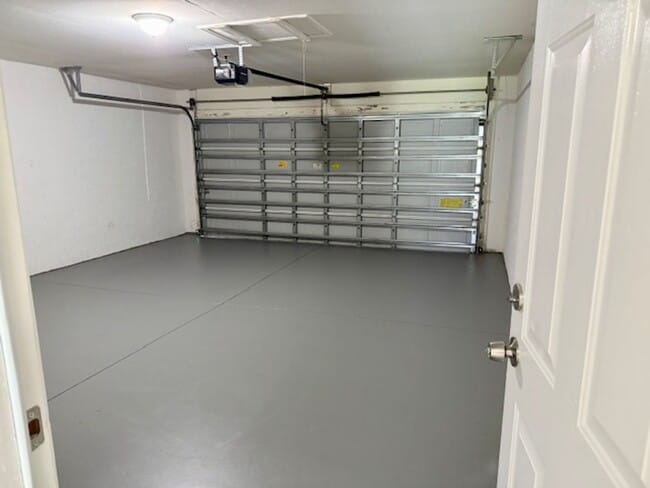 Building Photo - 18-Month Lease at $1,425 / 12-Month Lease ...