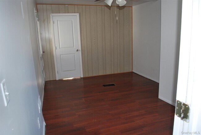 Building Photo - 22 Dekay Rd