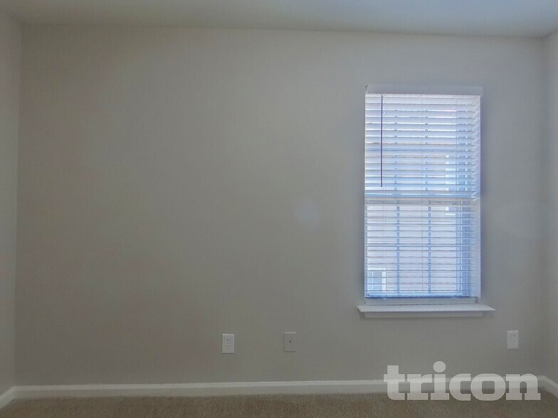 Building Photo - 8743 Sharonbrook Dr