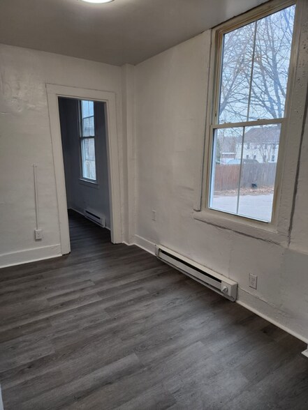 Building Photo - 16 3rd St