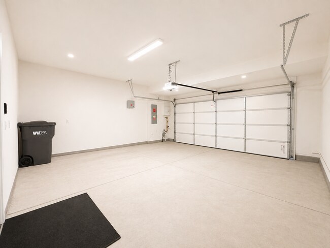 Building Photo - 33221 Opal Glass Dr