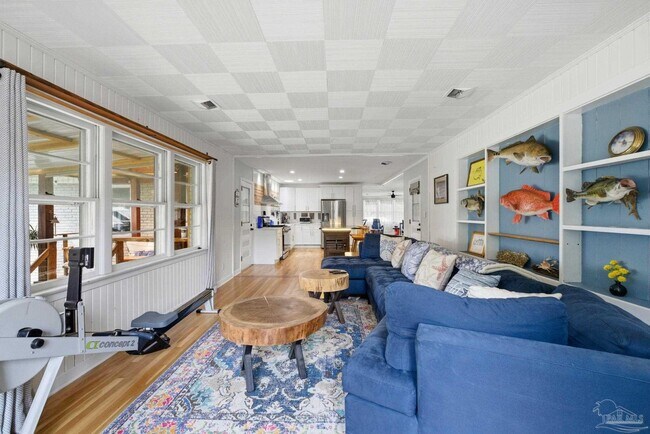 Building Photo - 730 Nagel Dr