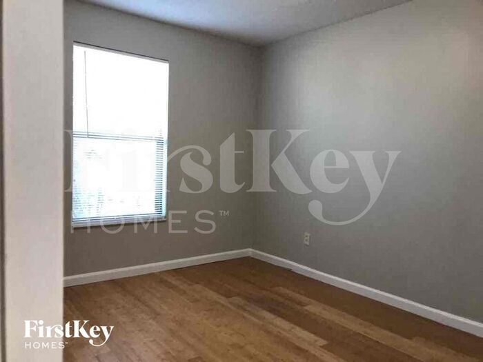 Building Photo - 2462 Ridgecrest Ave