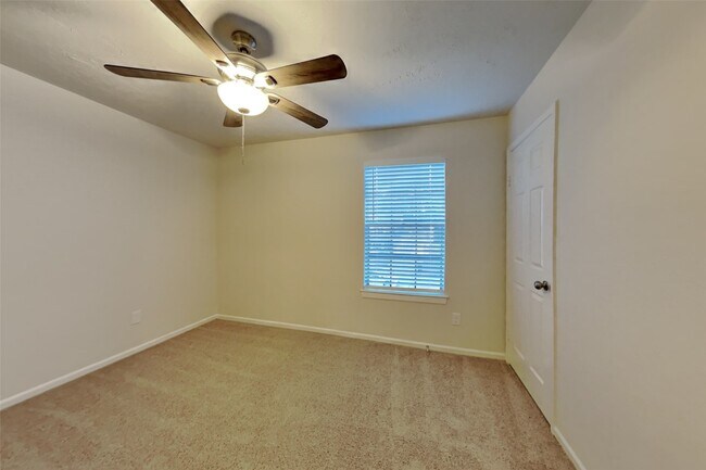 Building Photo - 8335 Sparkling Springs Dr