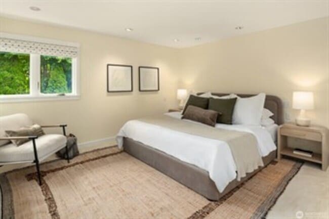 Building Photo - 4510 48th Ave NE