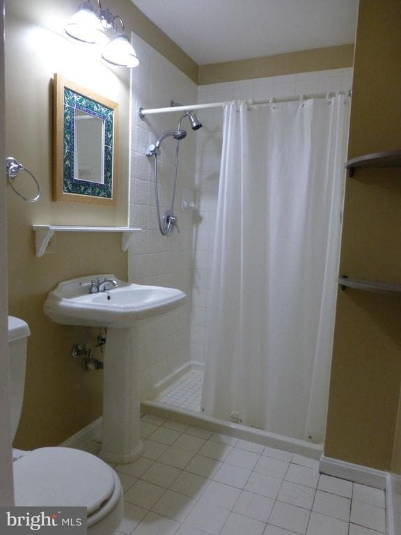 Building Photo - 2046 Greenwich St