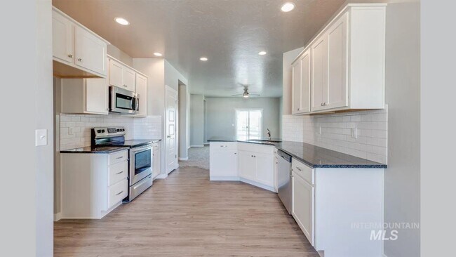 Building Photo - 3969 W Peak Cloud Dr