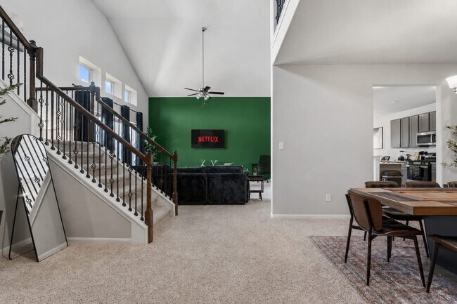 Building Photo - 5462 Grand View Dr
