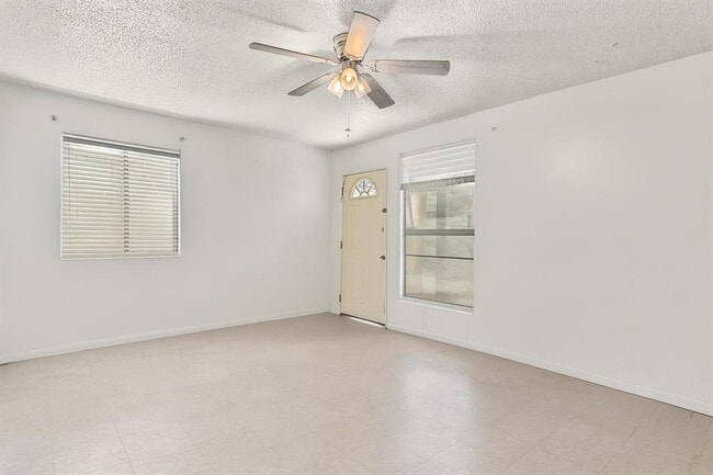 Building Photo - 6911 Cooper Ln