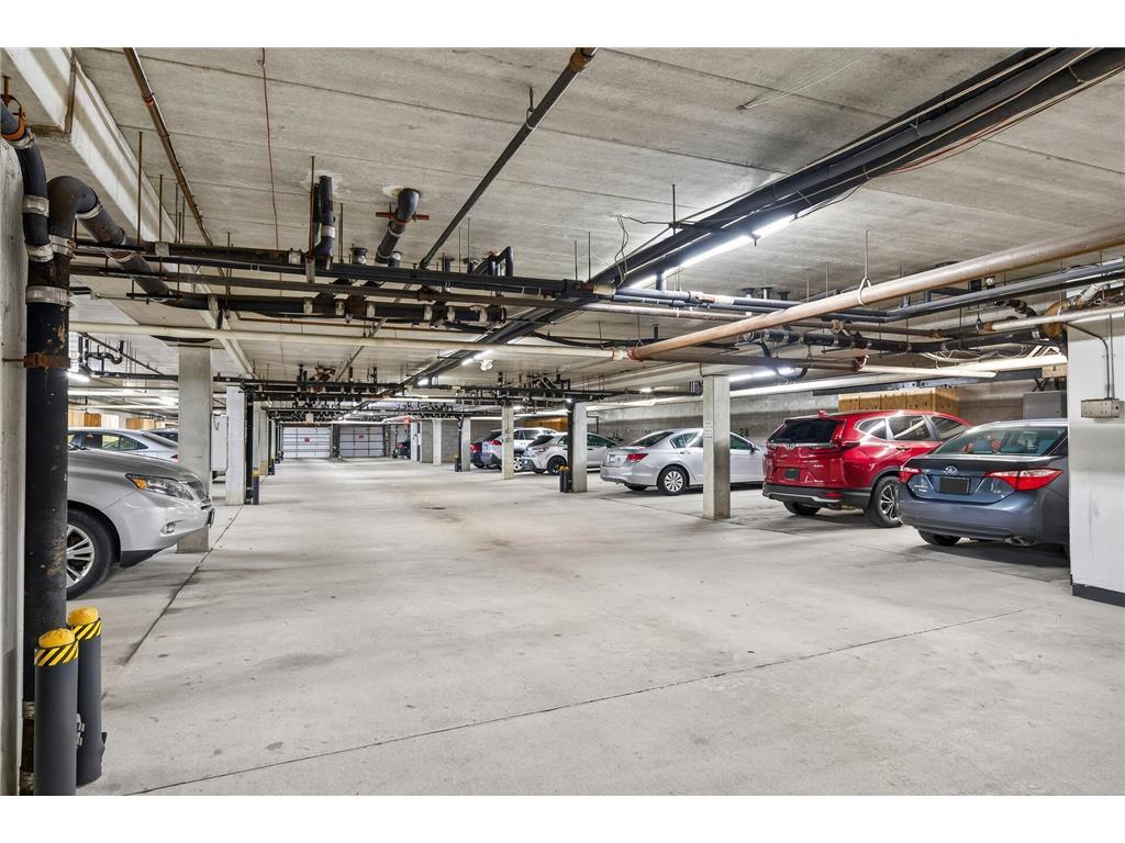 Building Photo - 35 Nathan Ln N