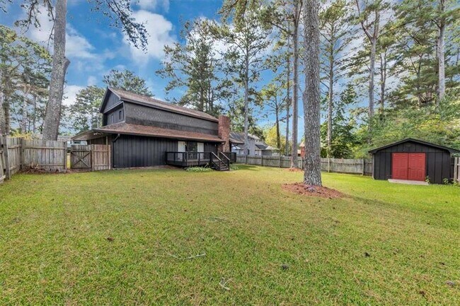 Building Photo - 3215 Redona Dr