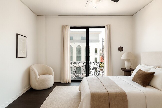 Building Photo - Astor Arms