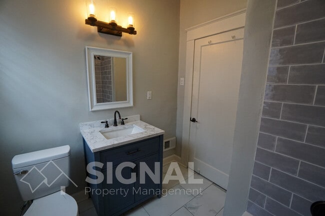 Building Photo - 1522 42nd St Ensley